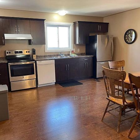 Cozy 2 Bedroom Home In Chatham - Left Side Esterno foto