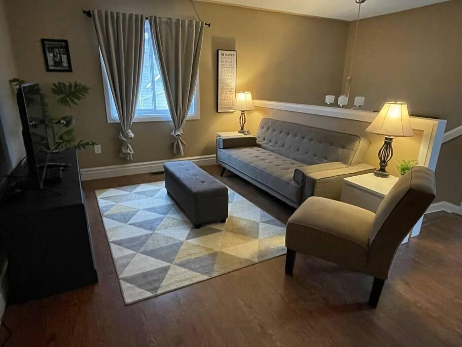 Cozy 2 Bedroom Home In Chatham - Left Side Esterno foto