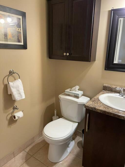 Cozy 2 Bedroom Home In Chatham - Left Side Esterno foto